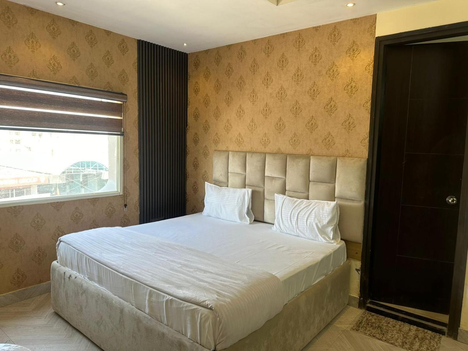 Hotel Kritika Greater Noida Exterior foto